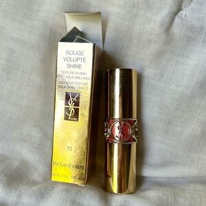 YSL Rouge Volupte Shine in #15 Corail Intuitive